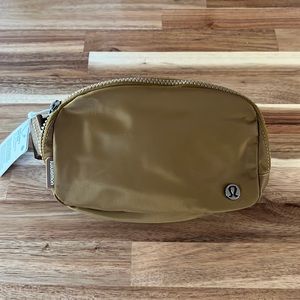 NWT Lululemon Everywhere Belt Bag - Burnt Caramel